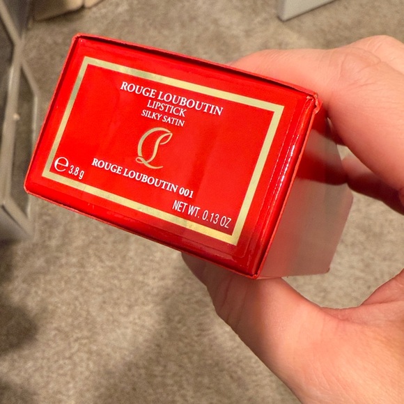 Christian Louboutin Lipstick in Rouge Louboutin 001 - Picture 4 of 4